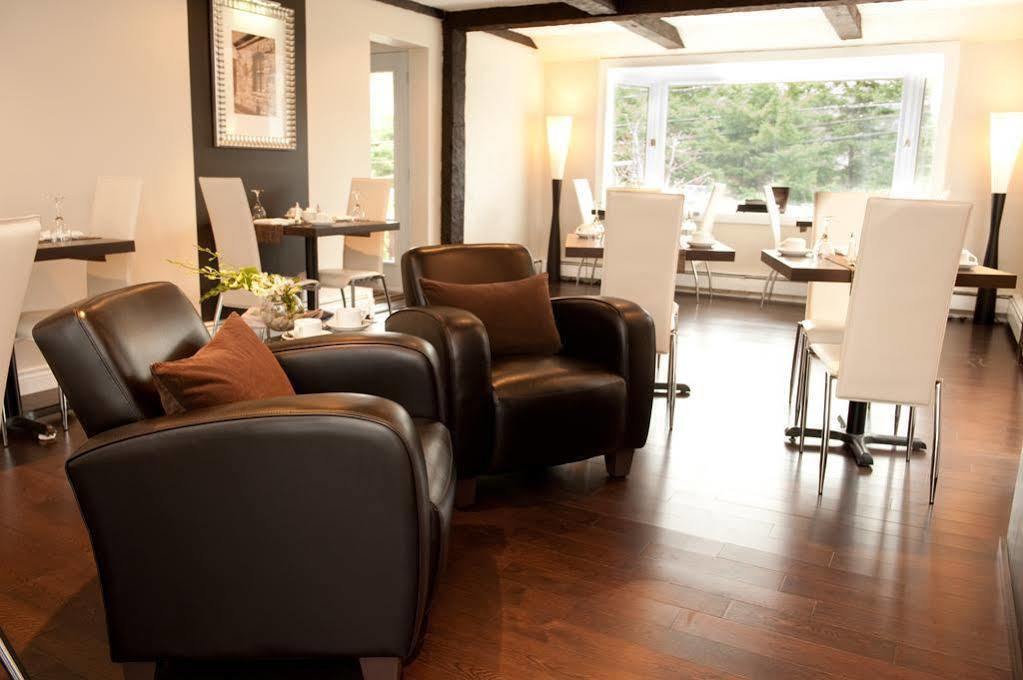 Auberge Sous L'Edredon B&B Saint-Sauveur-des-Monts Kültér fotó