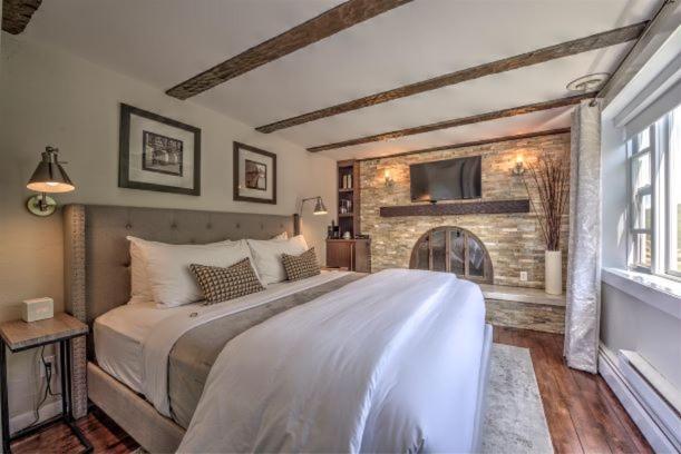 Auberge Sous L'Edredon B&B Saint-Sauveur-des-Monts Kültér fotó