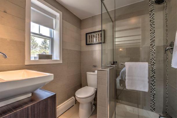 Auberge Sous L'Edredon B&B Saint-Sauveur-des-Monts Kültér fotó