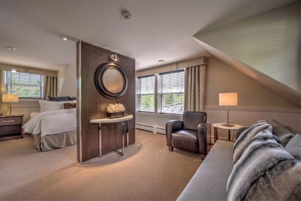Auberge Sous L'Edredon B&B Saint-Sauveur-des-Monts Kültér fotó
