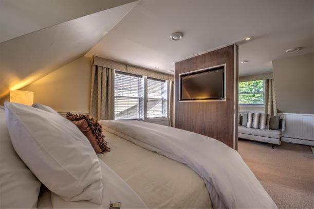 Auberge Sous L'Edredon B&B Saint-Sauveur-des-Monts Kültér fotó